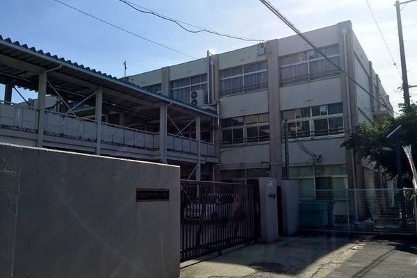 新堂小学校